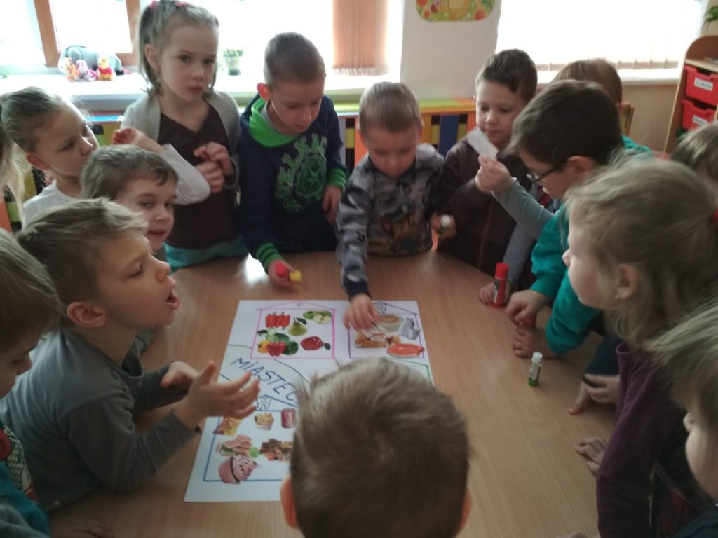 Pamokėlė apie dantukų priežiūrą
