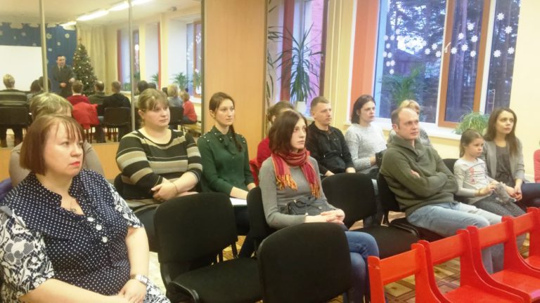 Paskaita tėvams ir pedagogams “Kaip bendrauti su vaiku, kad užsiaugintum sau paguodą”
